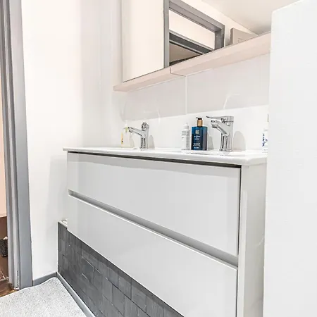 Modern Connected 6 In The Heart Of Apartamento Gante