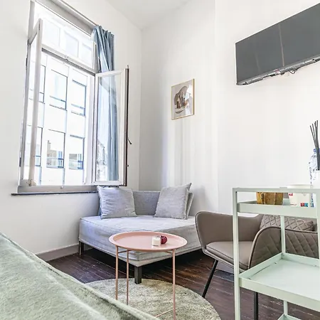 Modern Connected 6 In The Heart Of *