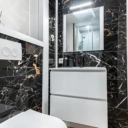 Modern Connected 6 In The Heart Of Apartamento